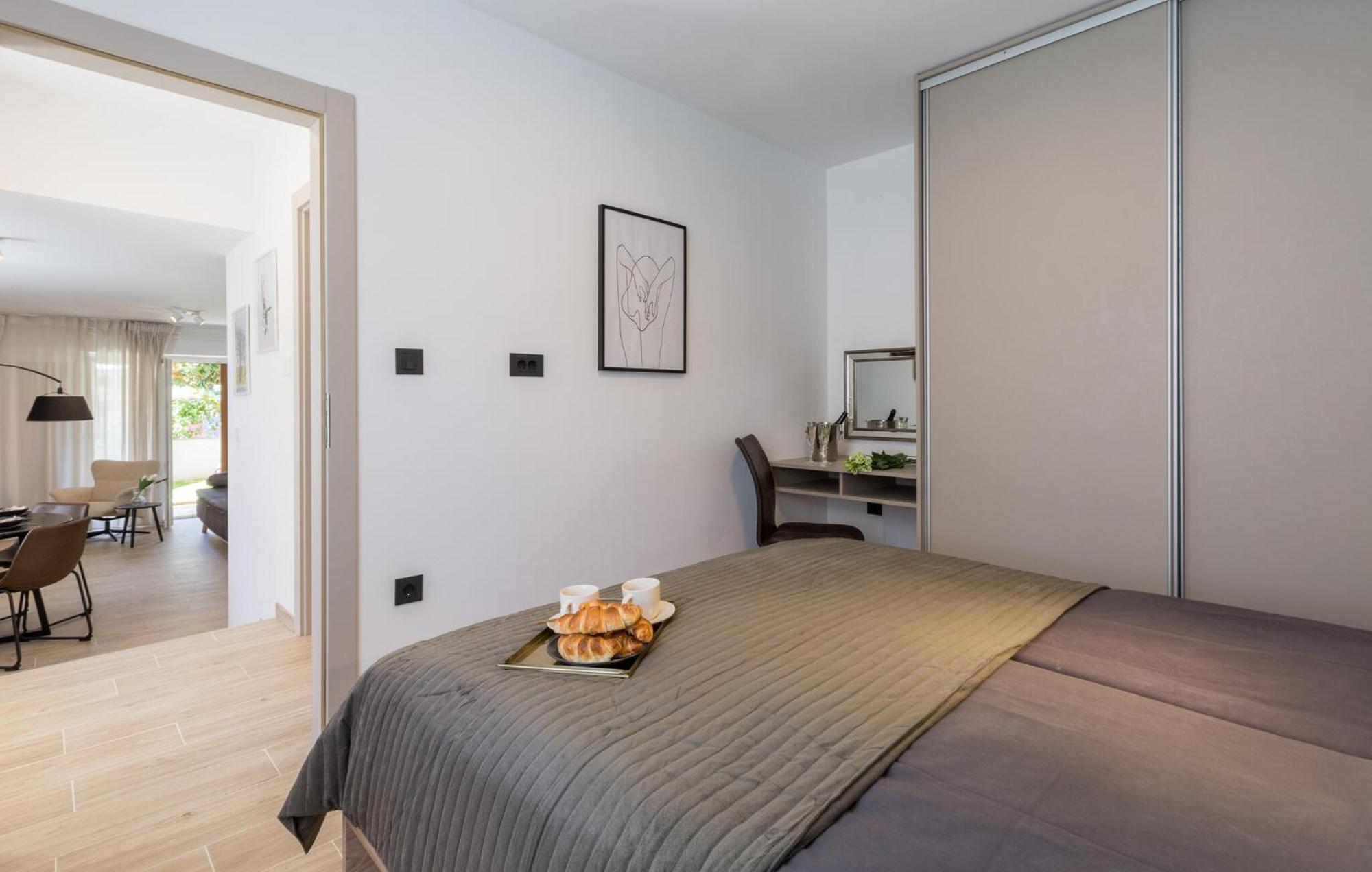 1 Bedroom Beautiful Apartment In Пореч Экстерьер фото