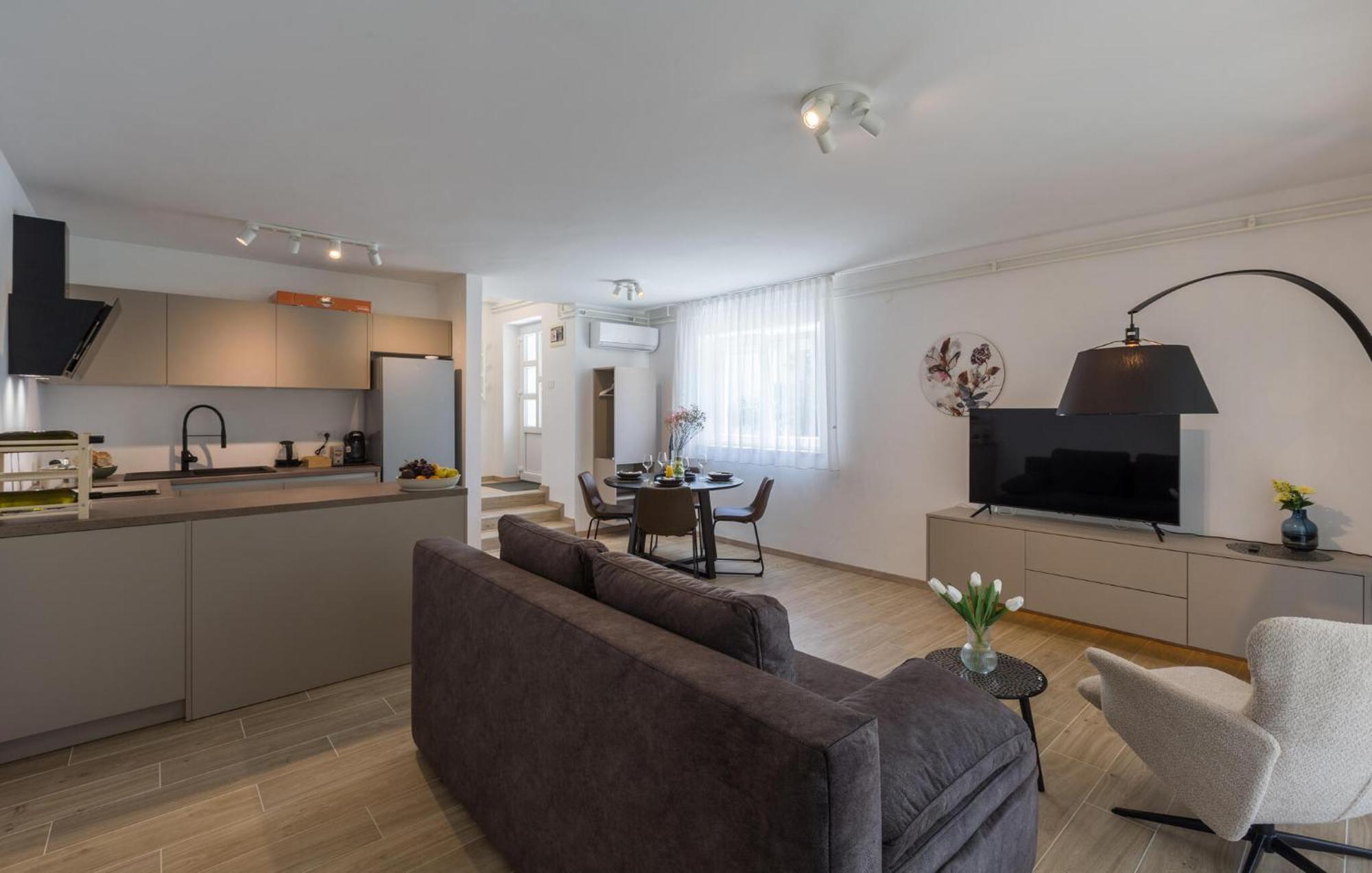1 Bedroom Beautiful Apartment In Пореч Экстерьер фото